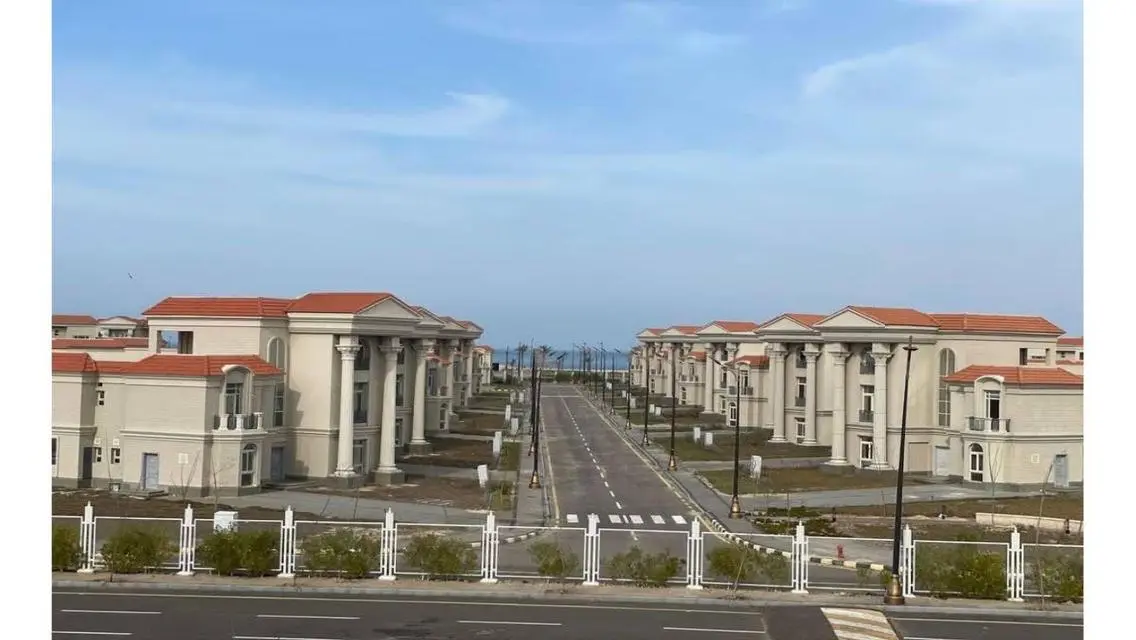 Luxurious Villa with Spacious Amenities