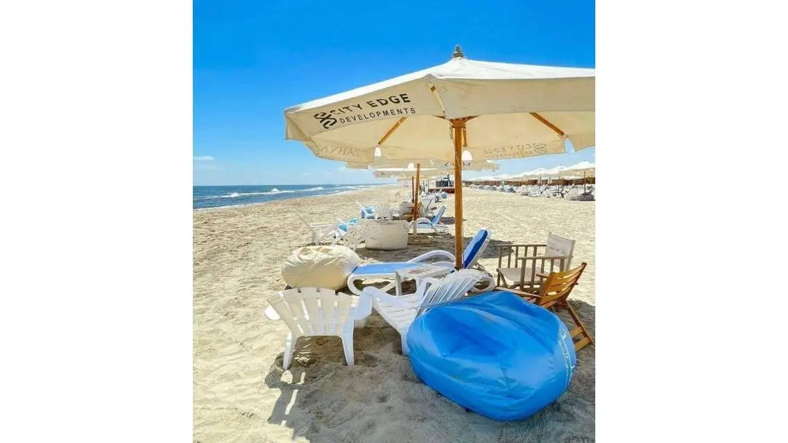 Luxurious Villa with Spacious Amenities