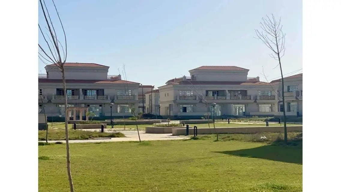 Luxurious Villa with Spacious Amenities
