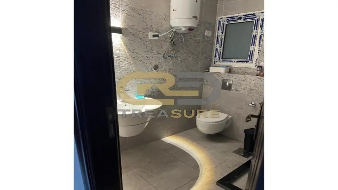 شقة فاخرة للبيع في TREASURE بسعر مغري