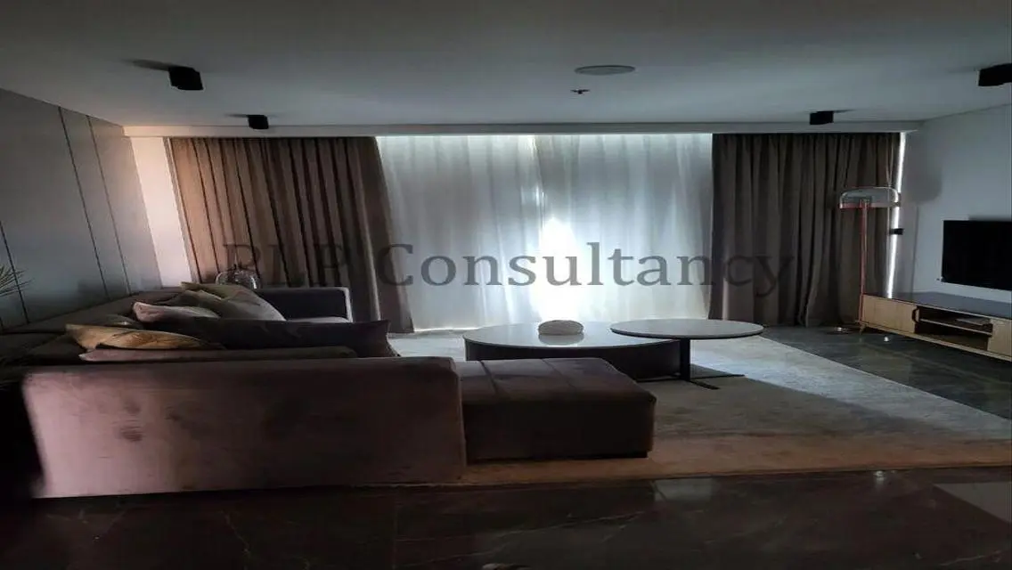 Luxury Mansion for Sale in the Heart of the City