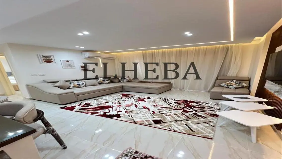 مول في منطقة شرق هب - مساحة 3200 متر مربع