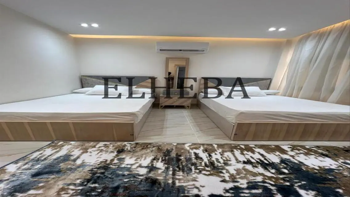 مول في منطقة شرق هب - مساحة 3200 متر مربع