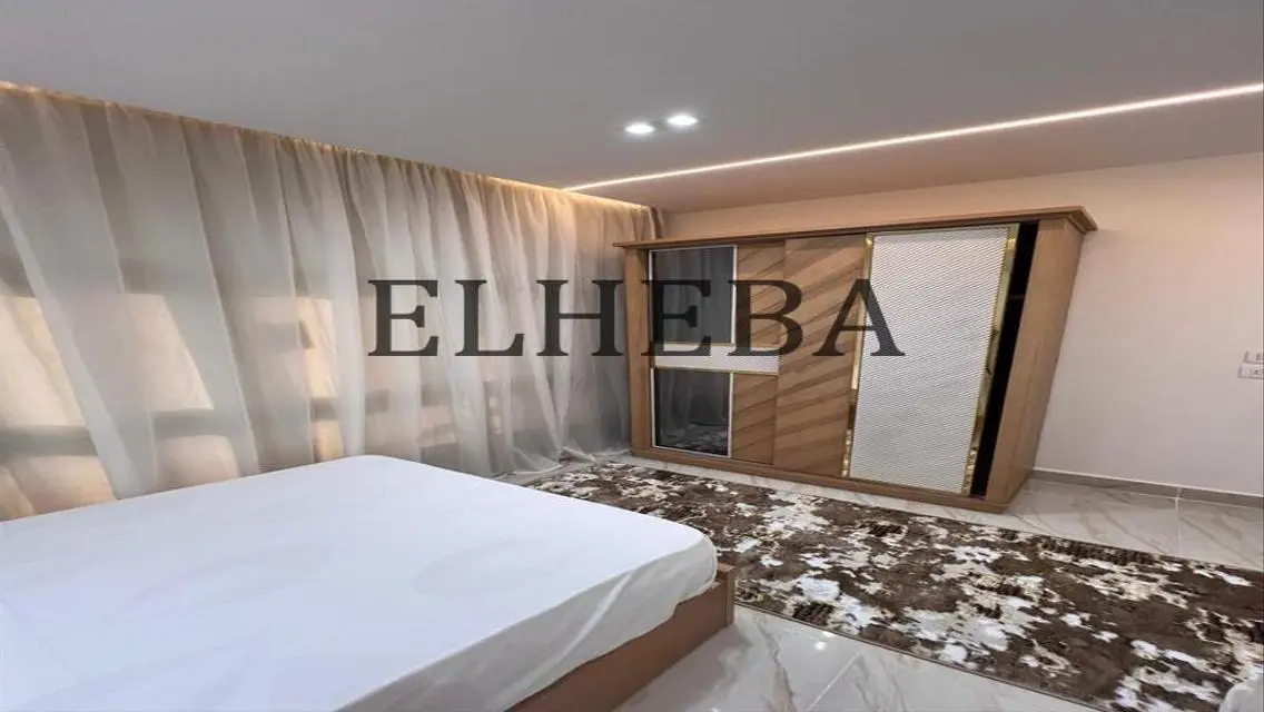 مول في منطقة شرق هب - مساحة 3200 متر مربع