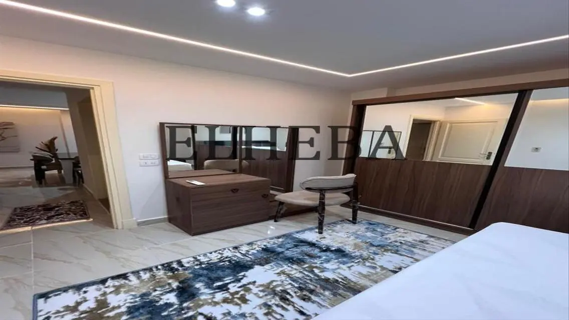 مول في منطقة شرق هب - مساحة 3200 متر مربع