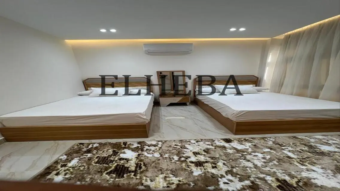 مول في منطقة شرق هب - مساحة 3200 متر مربع