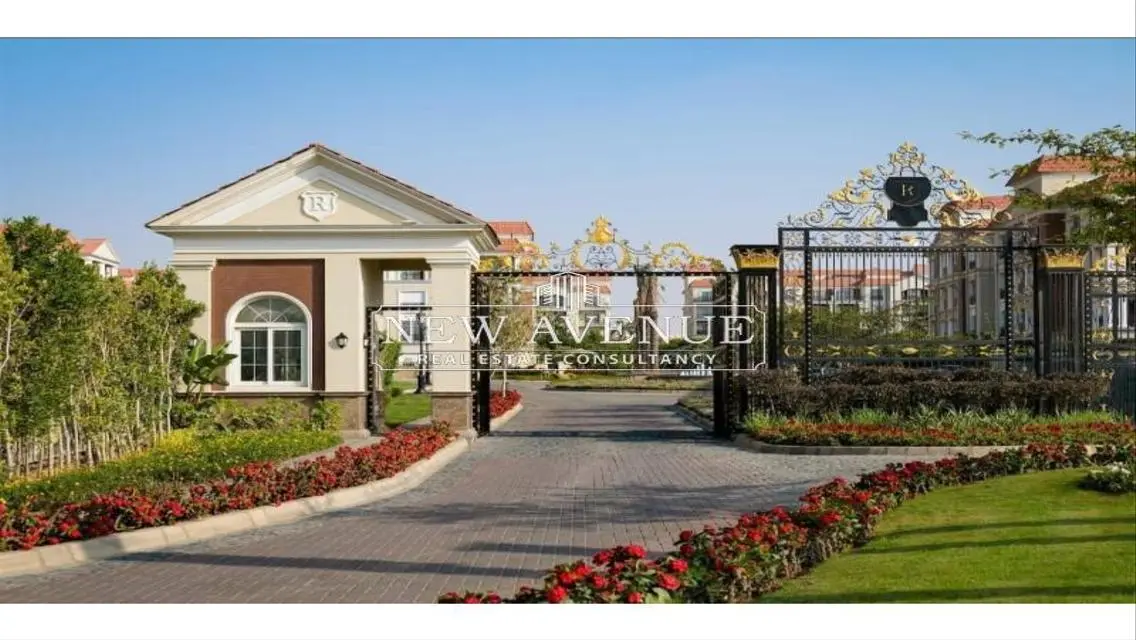 Luxury Apartment with Maid Room and Private Garden
