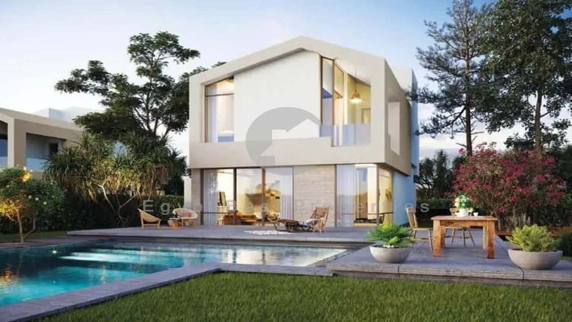 Luxury Villa with Stunning View in the Heart of the City