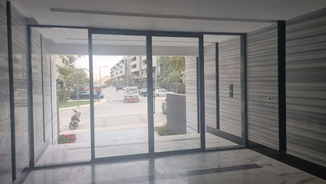 شقة فاخرة للإيجار في موقع متميز