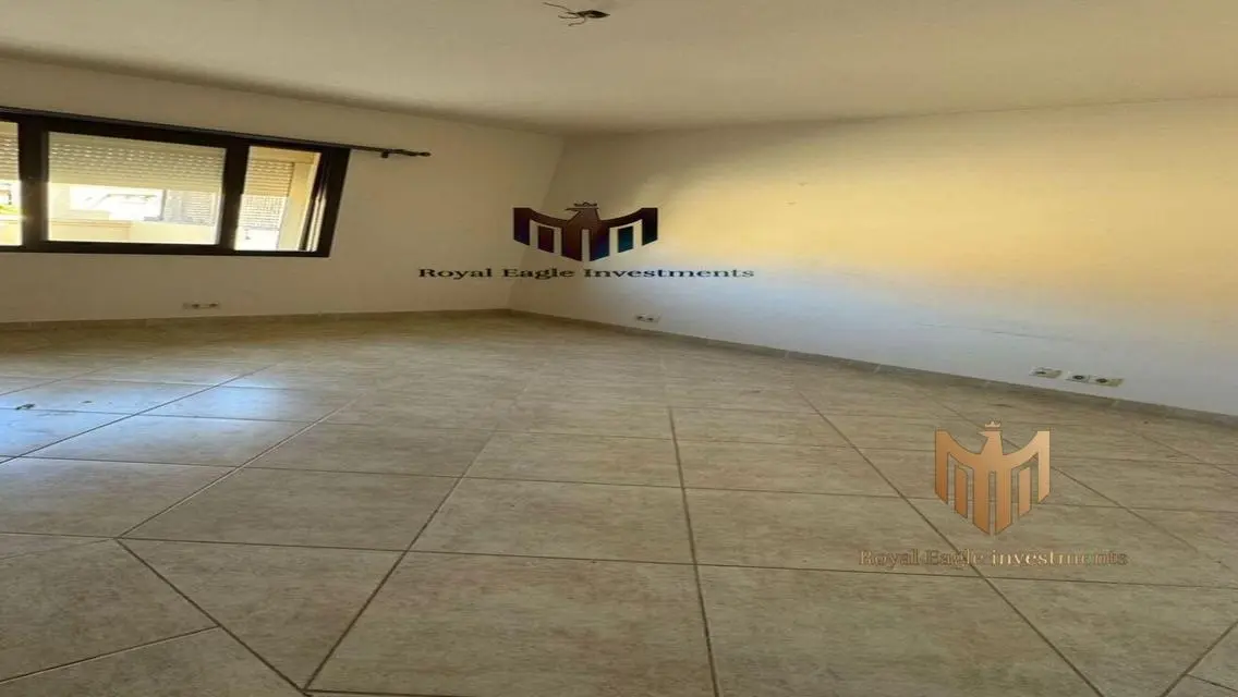 شقة فاخرة بمساحة 350 متر للبيع