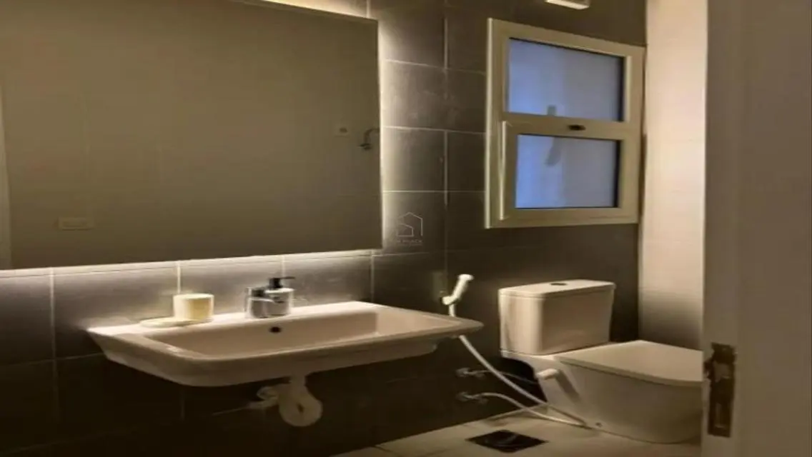 فيلا فاخرة للإيجار مع حديقة خاصة ومسبح