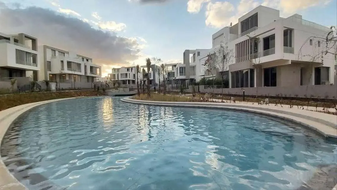 Luxury Villa for Sale with Stunning Views and Spacious Design