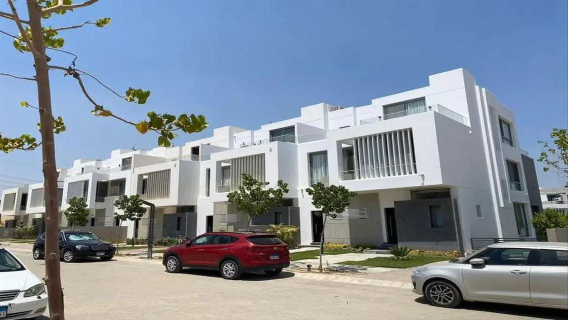Luxury Villa for Sale with Stunning Views and Spacious Design