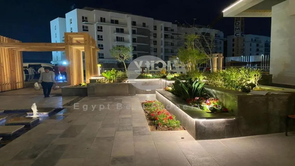 فيلا فاخرة مساحتها 500 متر مع مسبح خاص وحديقة
