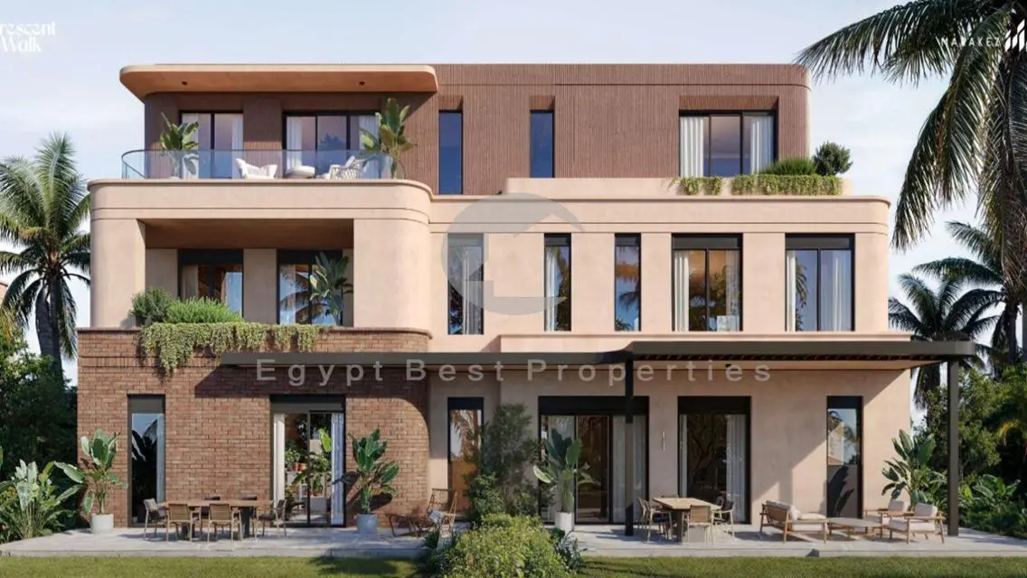 فيلا فاخرة مع مسبح خاص وحديقة خاصة للبيع