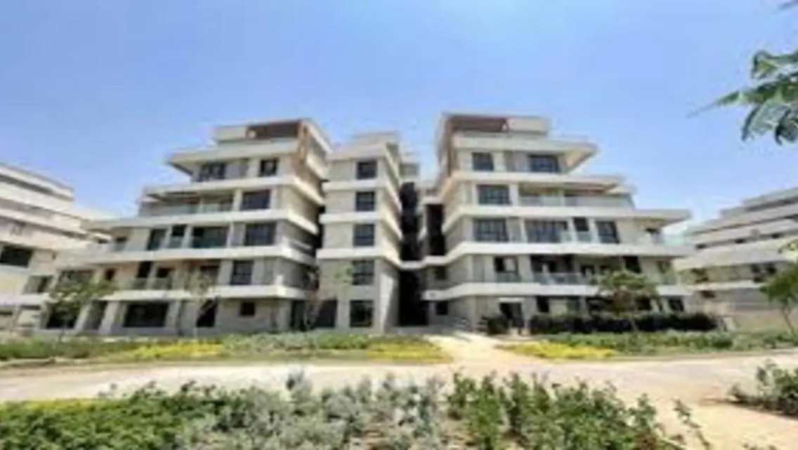 Luxurious 4-Bedroom Villa with Balcony and Stunning Views