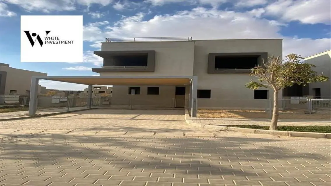 Luxurious Villa with Private Garden and Shared Pool
