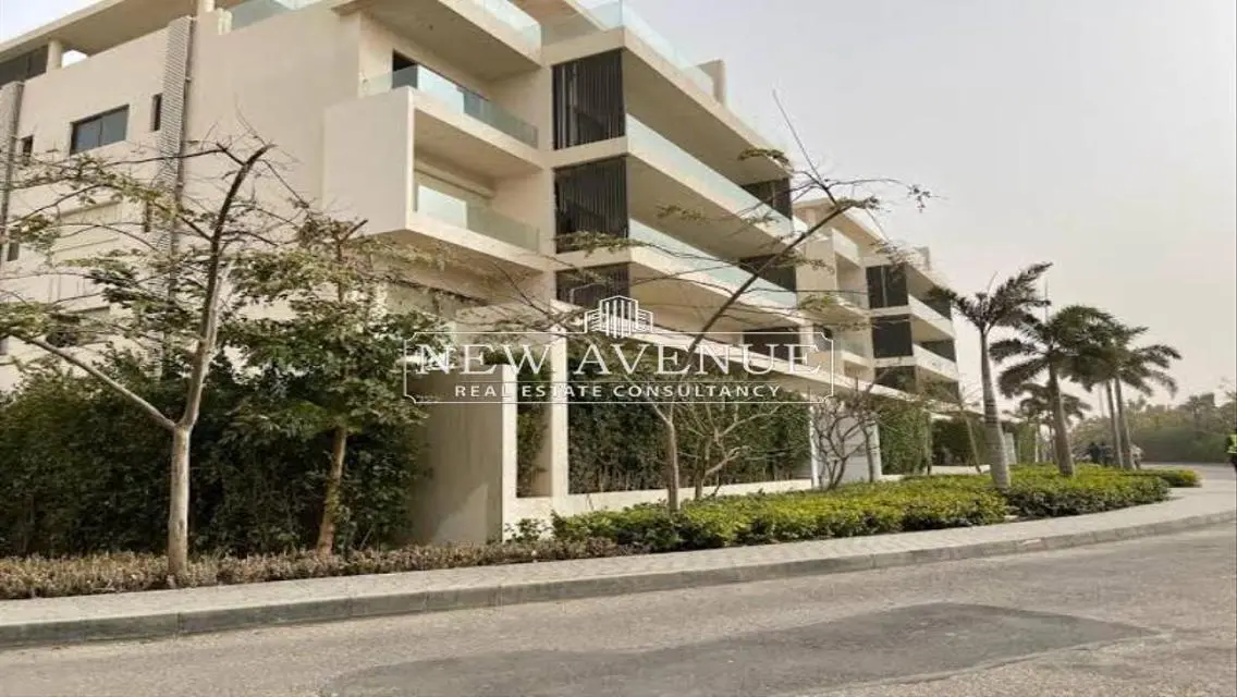 Luxury Apartment with Spacious Layout and Private Garden