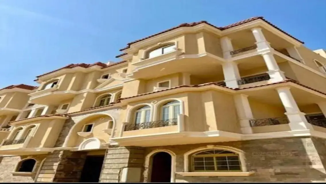 Luxury Villa with Private Garden and Pool in Prime Location