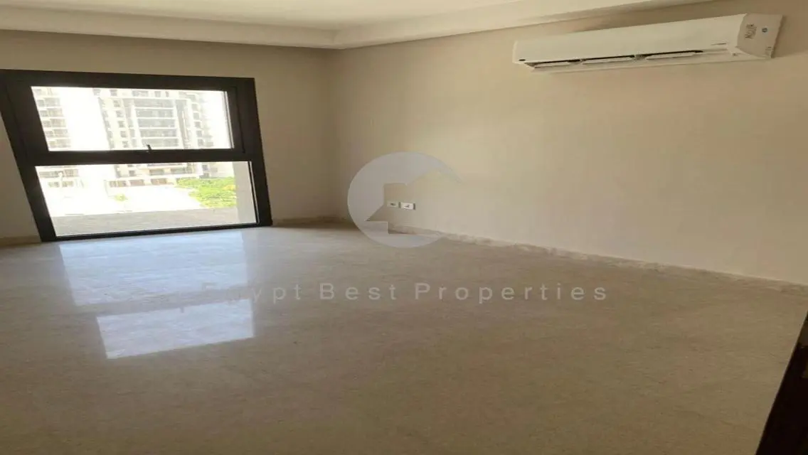 Luxury Villa for Sale with Prime Features
