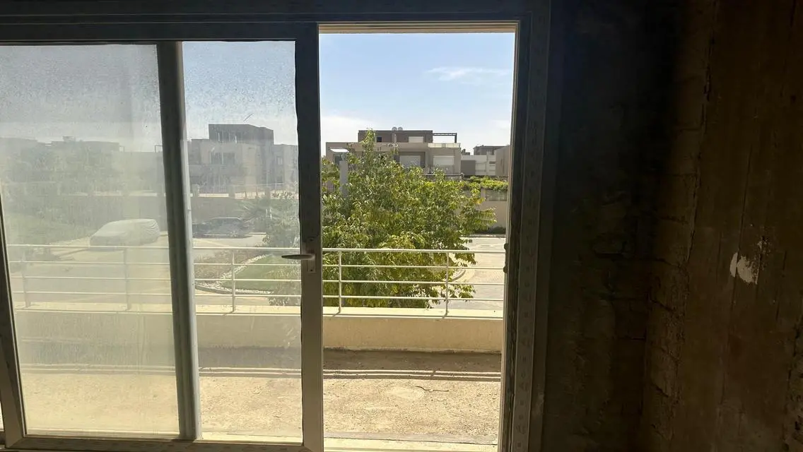 Luxurious Villa with Private Garden and Top Amenities