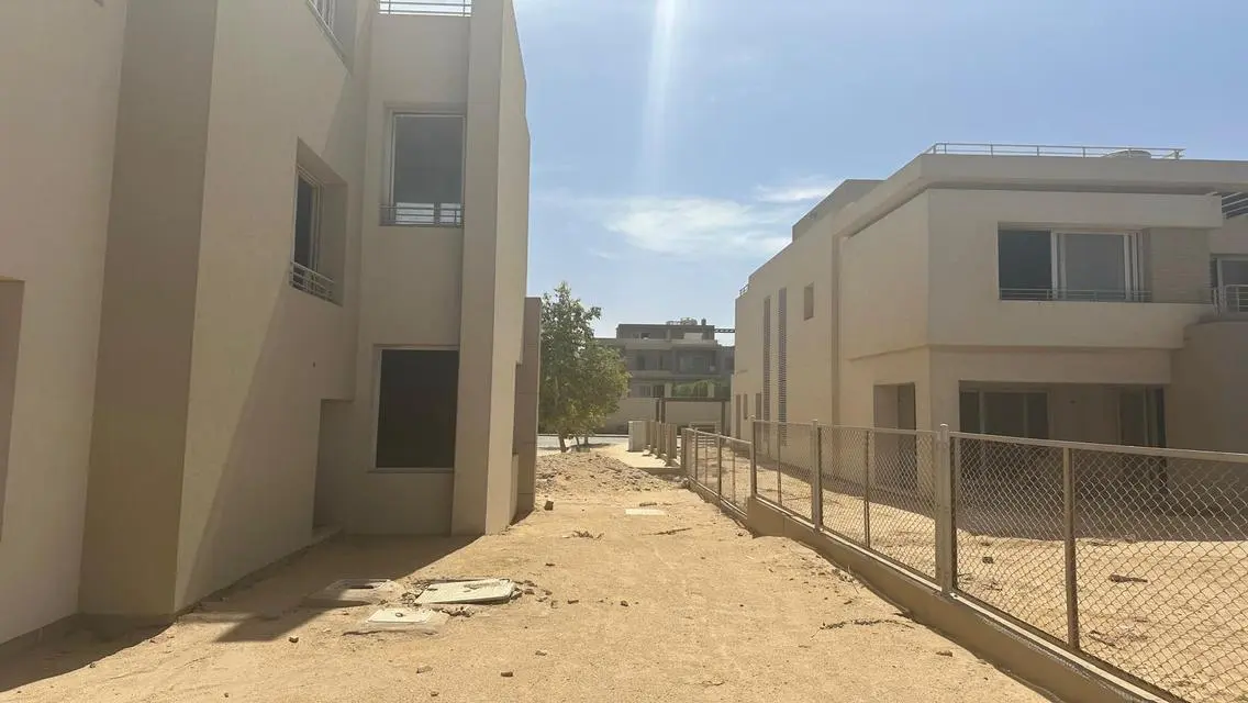 Luxurious Villa with Private Garden and Top Amenities
