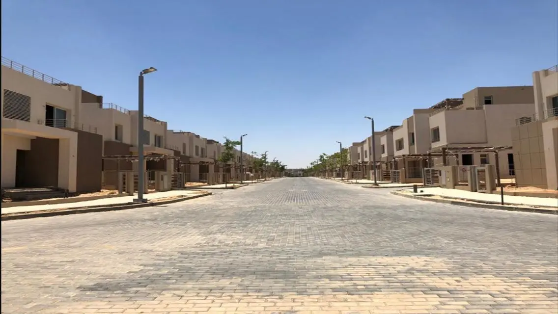 Luxurious Villa with Private Garden and Top Amenities