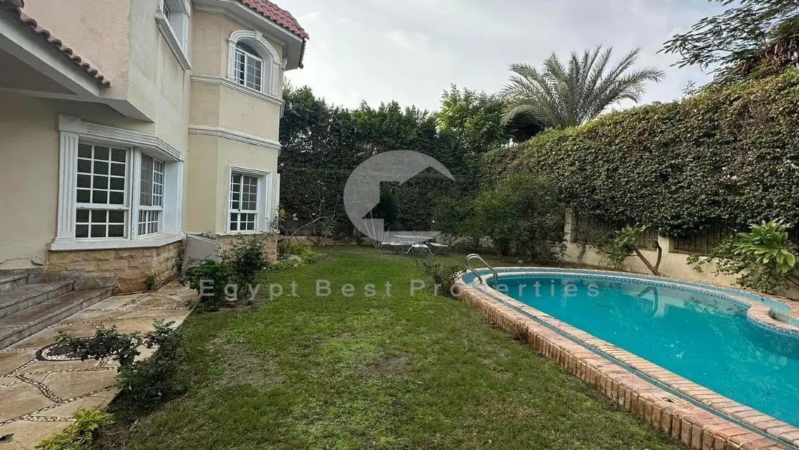 Luxurious Villa for Sale by the Lakes