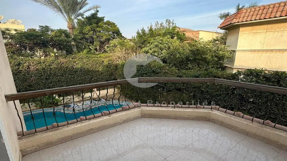 Luxurious Villa for Sale by the Lakes