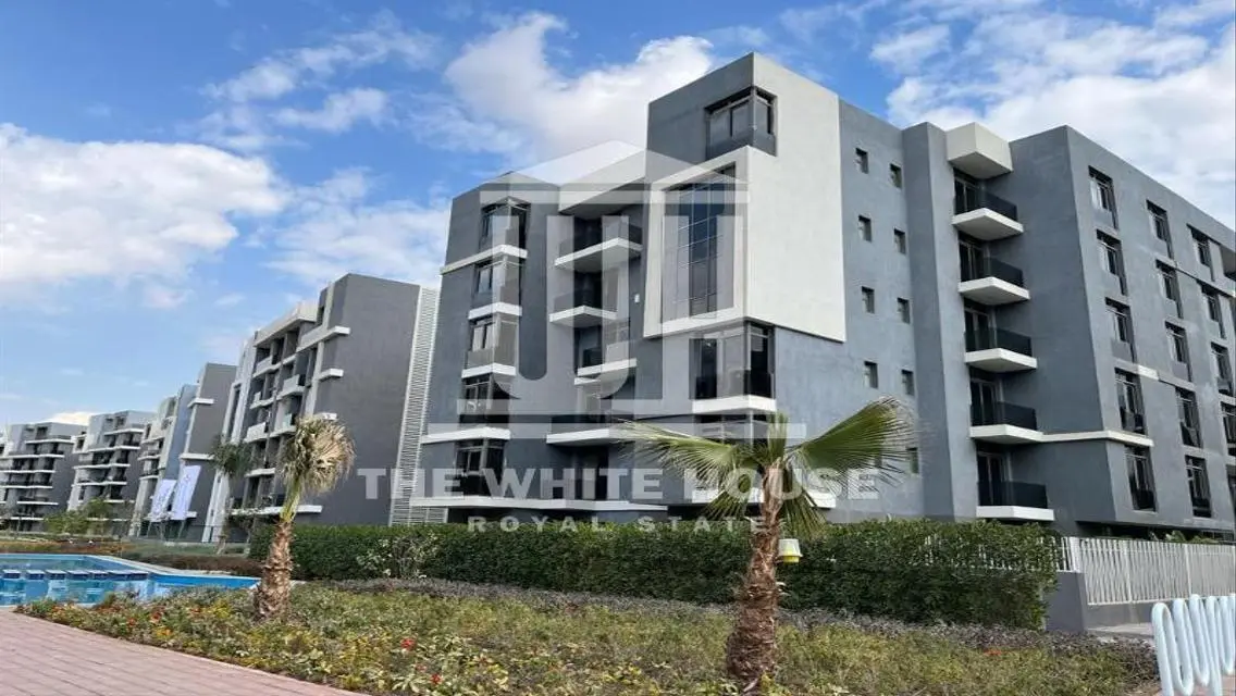 Luxury Palace for Rent with Lakeside View - 1200000 EGP