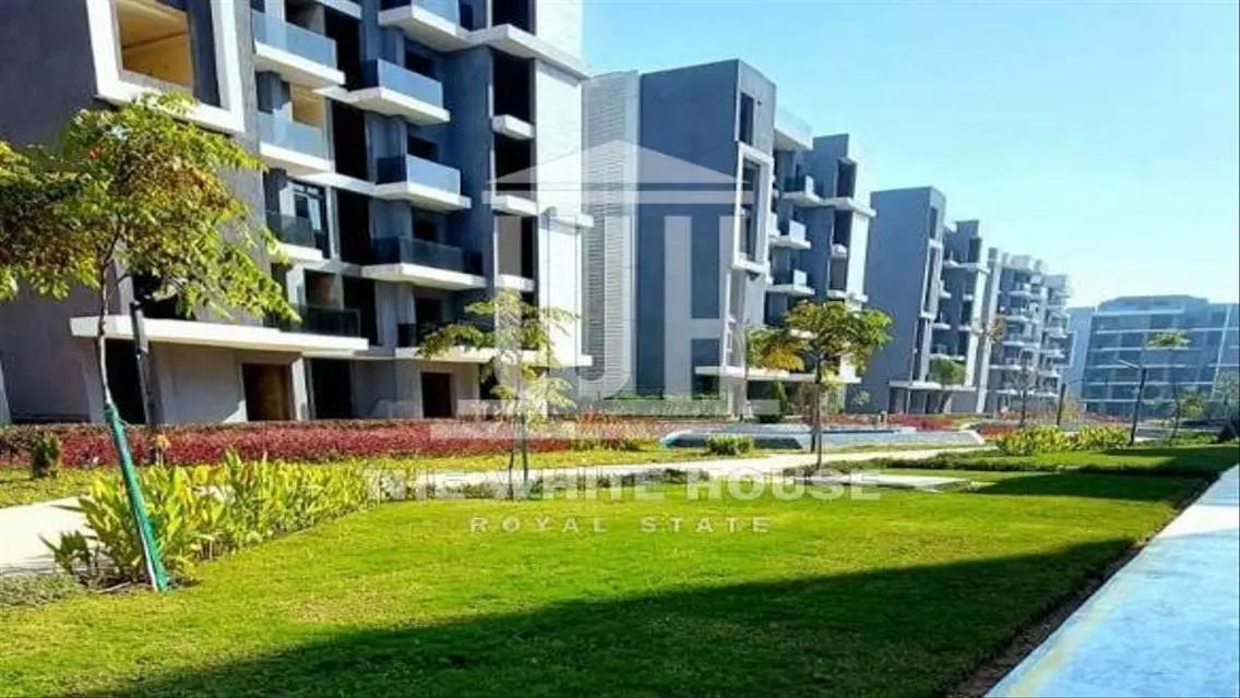 Luxury Palace for Rent with Lakeside View - 1200000 EGP