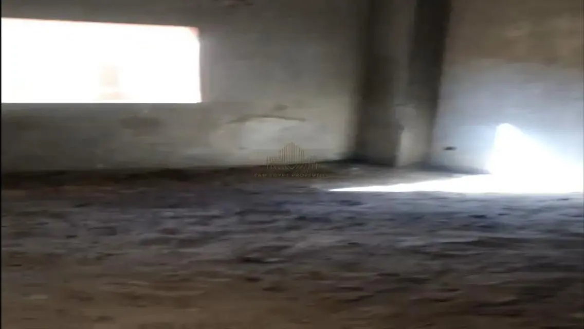 شقة مطلة على بحيرة للبيع