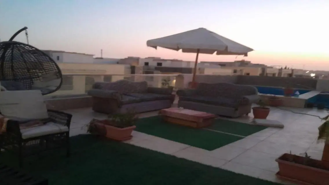 Luxury Apartment with Spacious Layout Overlooking a Landmark