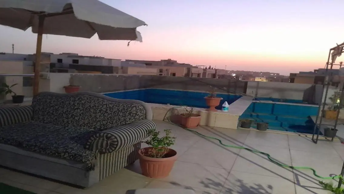 Luxury Apartment with Spacious Layout Overlooking a Landmark