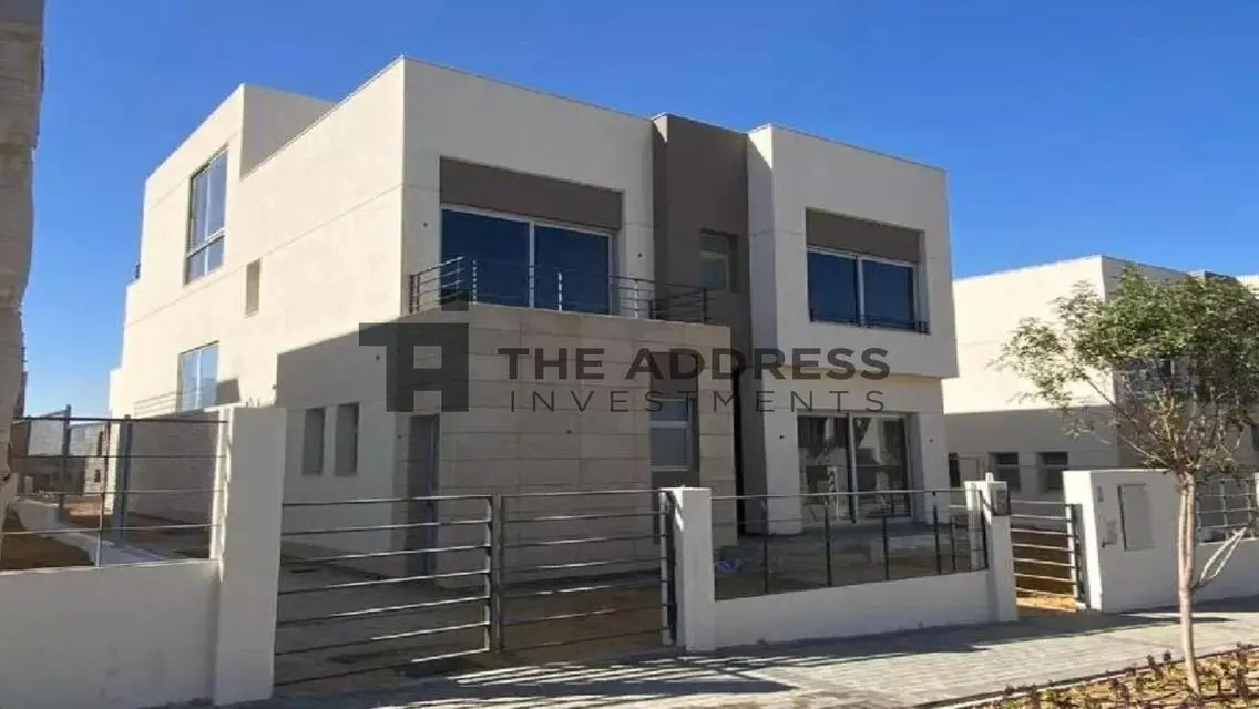 Luxury Villa for Sale with Stunning Landmark Views