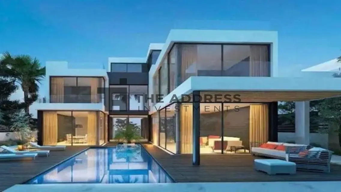 Luxury Villa for Sale with Stunning Landmark Views