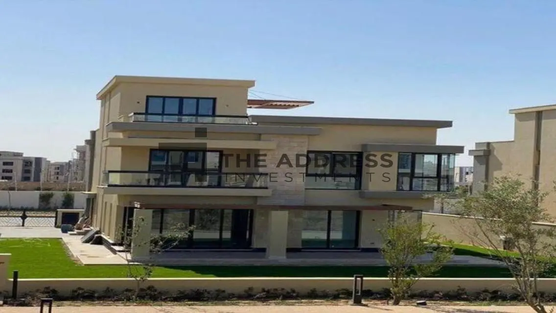 Luxury Villa for Sale with Stunning Landmark Views