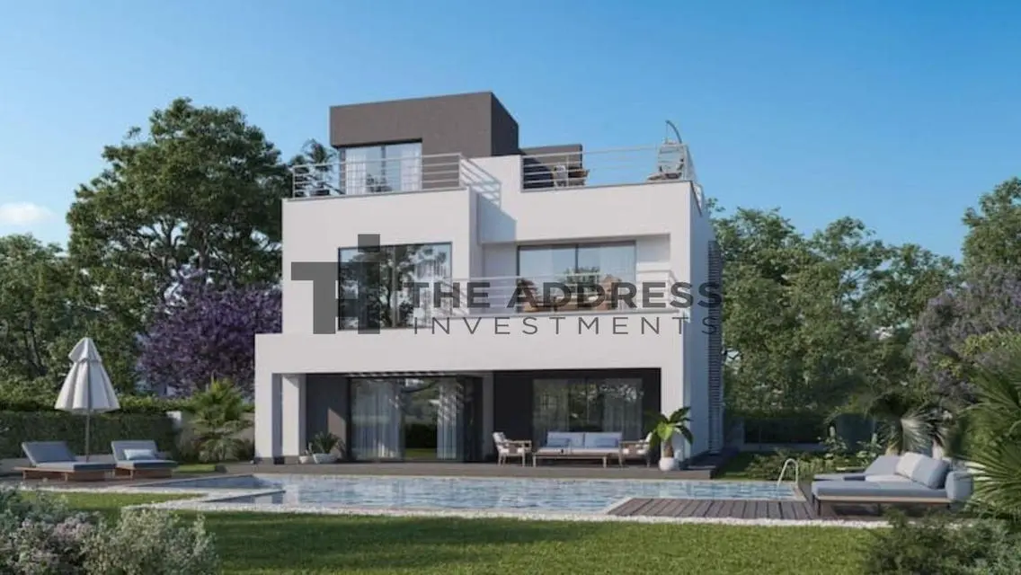 Luxury Villa for Sale with Stunning Landmark Views