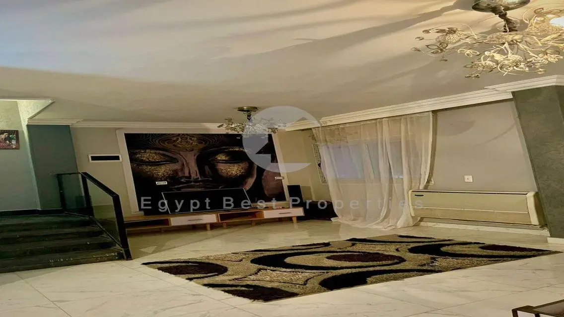 فيلا فاخرة بمساحة 200 متر في موقع متميز