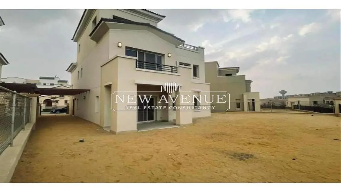 Luxurious Home with Private Garden in Prime Location