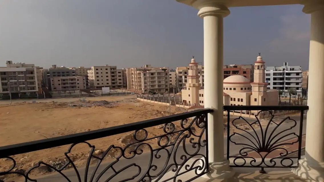 شقة فاخرة للإيجار مع شرفة
