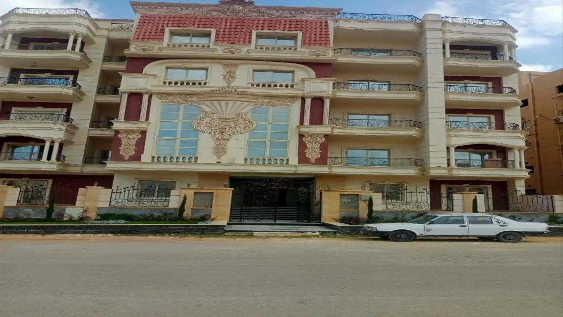 شقة فاخرة للإيجار مع شرفة
