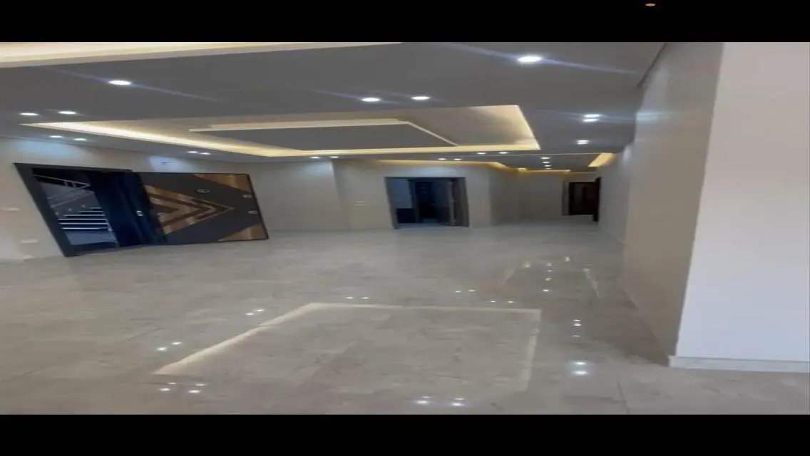 شقة فاخرة للإيجار مع شرفة