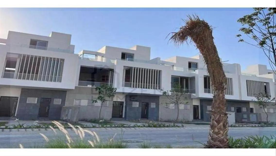 فيلا فاخرة للبيع بجوار البحيرات