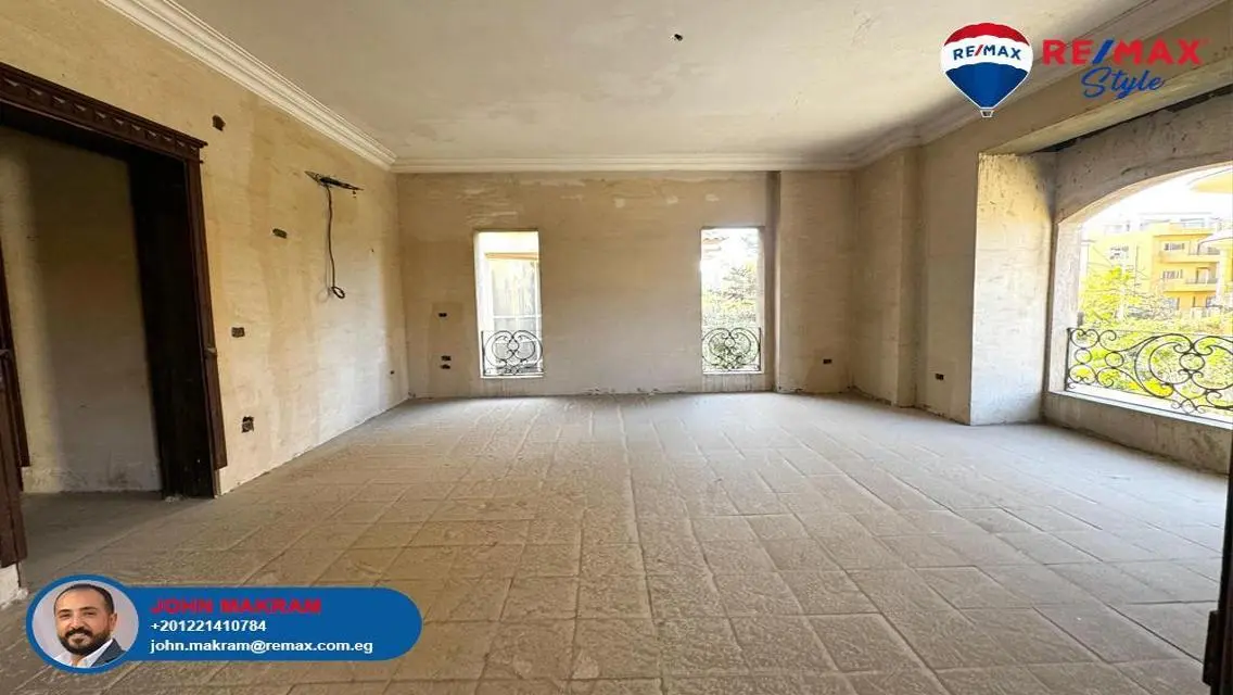 Luxurious Villa with Private Garden and Maid's Room
