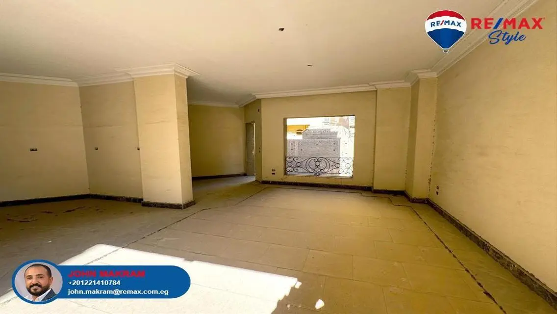 Luxurious Villa with Private Garden and Maid's Room