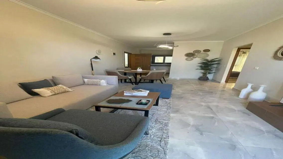 Luxurious Apartment with Modern Design in a Prime Location
