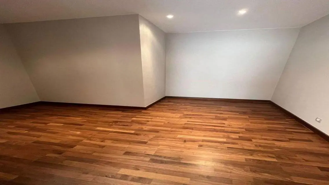 Luxury Apartment for Sale with Stunning Lake View