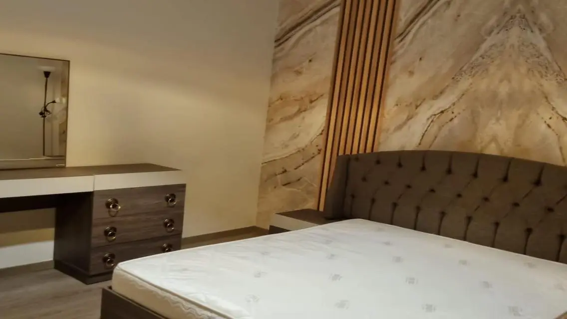 فيلا فاخرة بمساحة كبيرة للبيع بسعر مغري