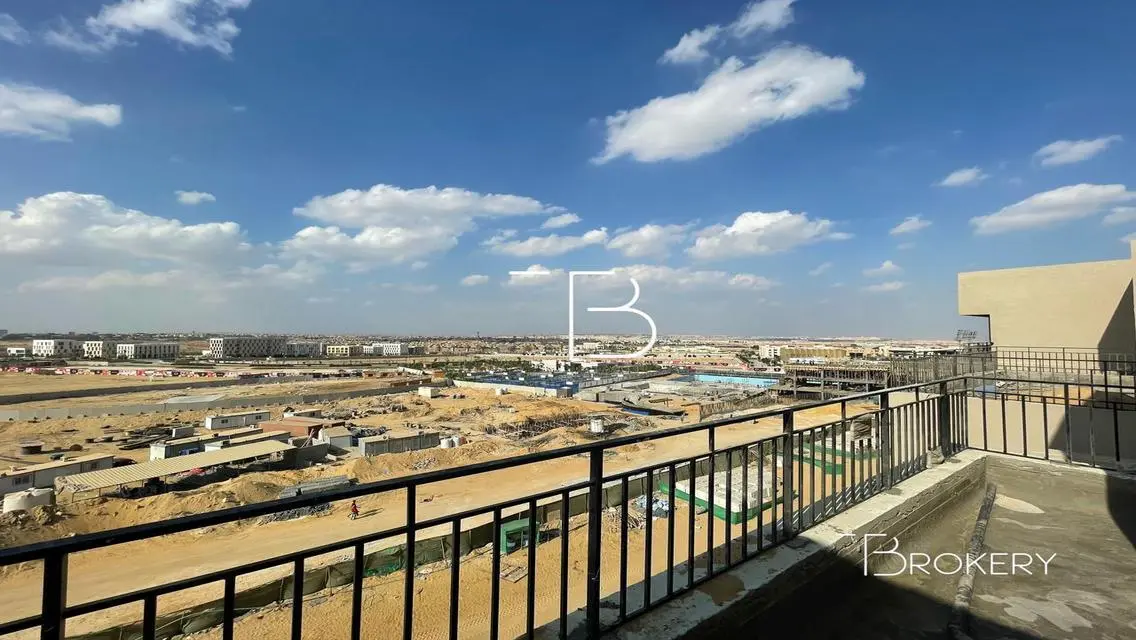 شقة فاخرة في أو ويست مع إطلالة مباشرة على النادي
